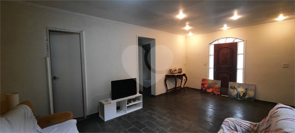 Casa à venda com 3 quartos, sendo 1 suíte, no condomínio Alpes da Cantareira, Mairiporã - SP