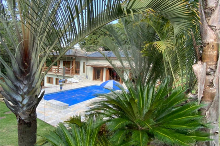 Casa à venda com 5 quartos, sendo 2 suítes, no condomínio Capela do Barreiro, Itatiba - SP