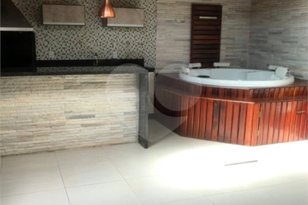 Casa à venda ou para alugar com 4 quartos, sendo 1 suíte, no condomínio Village Jardim Versailles, Jundiaí - SP
