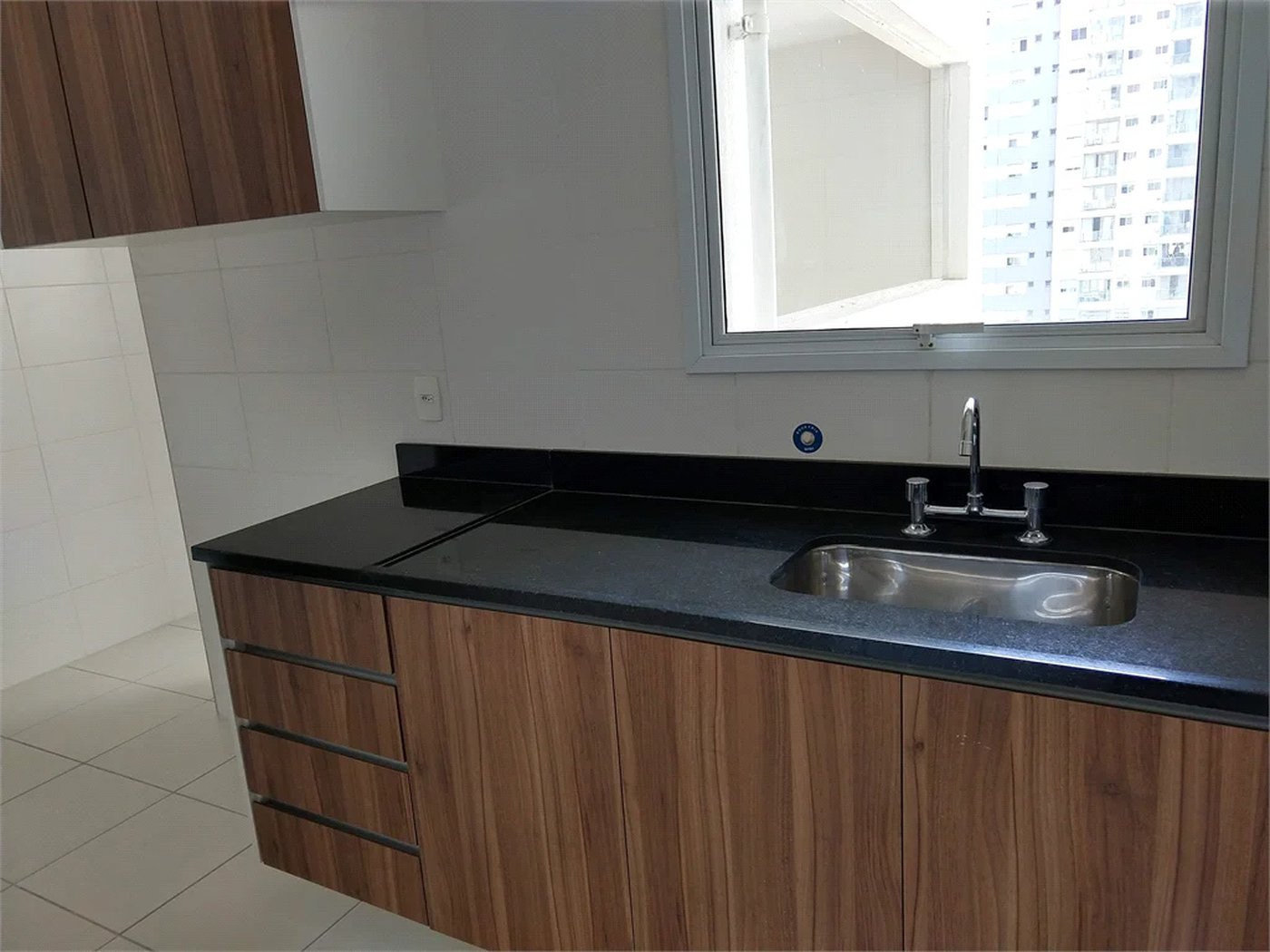 Apartamento à venda com 3 suítes em Vila Anastácio, São Paulo, SP