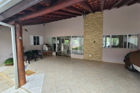 Chácara à venda com 3 quartos, sendo 1 suíte, em Cercadinho, Alambari, SP