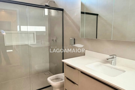 Casa à venda com 3 quartos, sendo 3 suítes, no condomínio Villa Dumont, Três Lagoas - MS