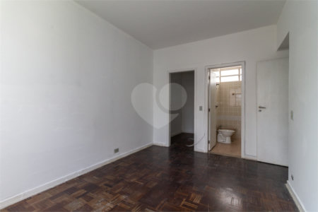 Apartamento à venda com 3 quartos, sendo 1 suíte, em Cerqueira César, São Paulo, SP