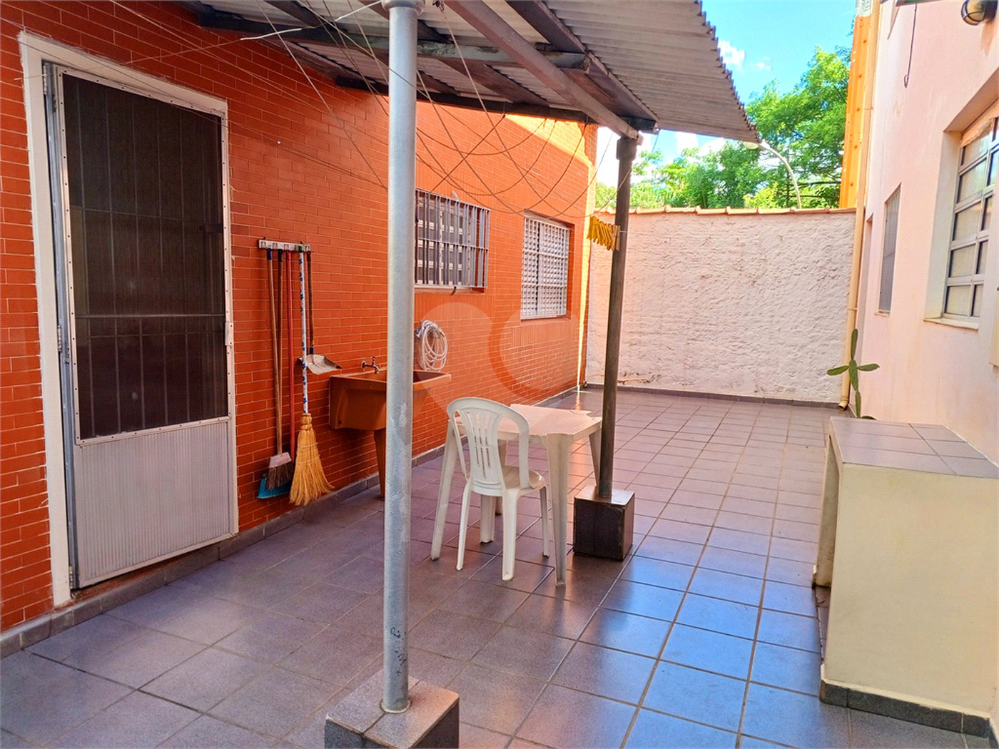 Casa à venda com 4 quartos, sendo 1 suíte, em Vila Paulicéia, São Paulo, SP