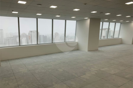 Sala à venda em Várzea de Baixo, São Paulo, SP
