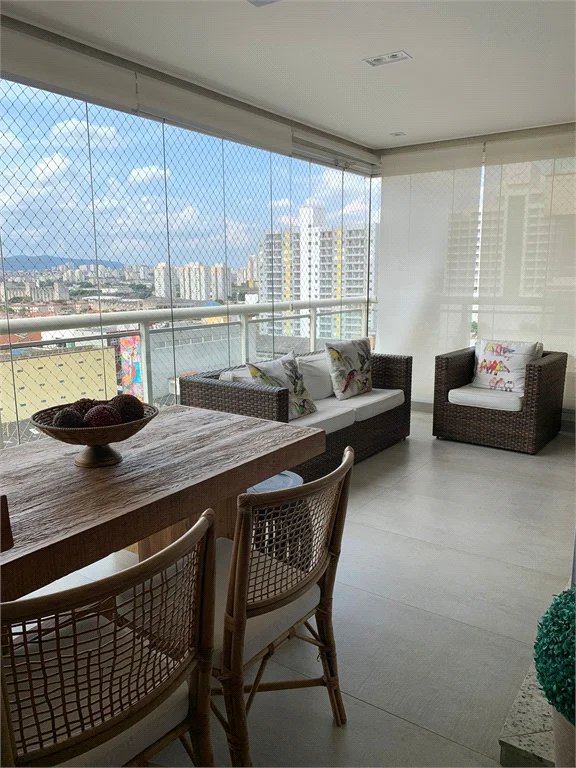 Apartamento à venda com 3 suítes em Lapa, São Paulo, SP