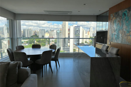 Apartamento à venda com 3 quartos, sendo 2 suítes, em Vila Olímpia, São Paulo, SP