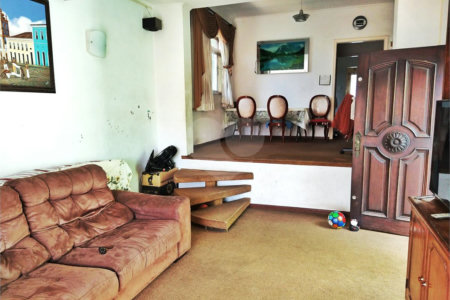 Casa à venda com 2 quartos, sendo 1 suíte, em Vila Comercial, São Paulo, SP
