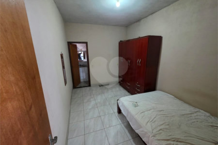 Venda de Sobrado Jardim Medeiros Prolongamento.