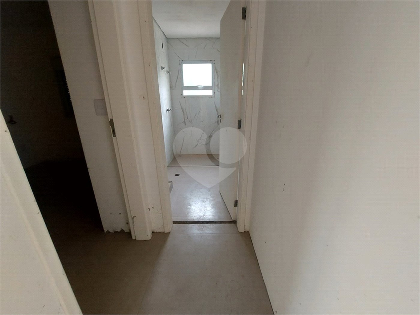 Sobrado à venda com 3 quartos, sendo 1 suíte, em Vila Omízollo, Louveira, SP