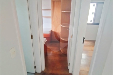 Apartamento na Saúde - 2 quartos com 1 suíte, varanda e 2 vagas