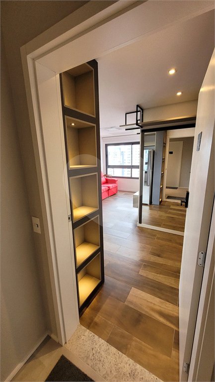 Apartamento de 2 quartos mobiliado à venda no Paraíso