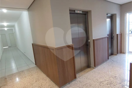 Apartamento no Condomínio Parque das Acácias.