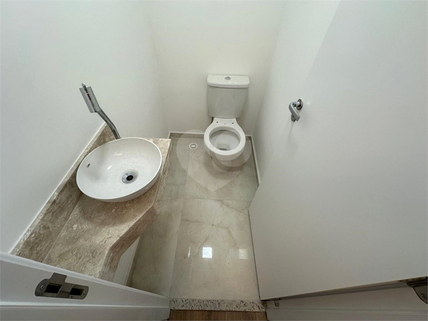 Apartamento à venda com 3 quartos, sendo 1 suíte,  em Chora Menino, São Paulo, SP