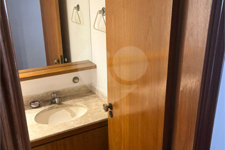 Apartamento à venda com 4 suítes em Vila Uberabinha, São Paulo, SP