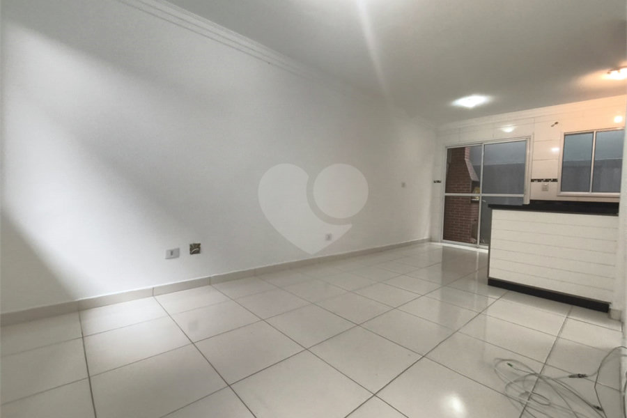 Casa à venda com 2 suítes no condomínio Murilo, São Paulo - SP