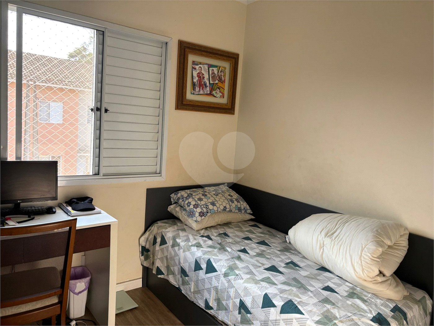 Casa à venda com 3 quartos, sendo 1 suíte, no condomínio Vila Nova Horizonte, Suzano - SP