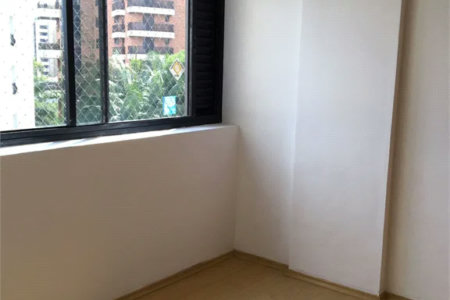 Apartamento à venda com 3 quartos, sendo 1 suíte, em Jardim Parque Morumbi, São Paulo, SP