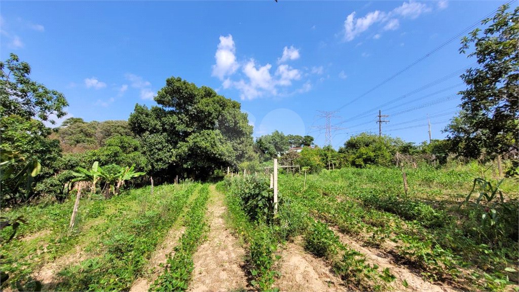 Chácara à venda com 4 quartos, sendo 1 suíte, em Área Rural de Salto, Salto, SP