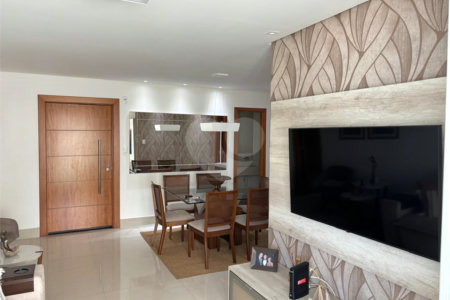 Apartamento à venda com 3 quartos, sendo 1 suíte, em Canto do Forte, Praia Grande, SP