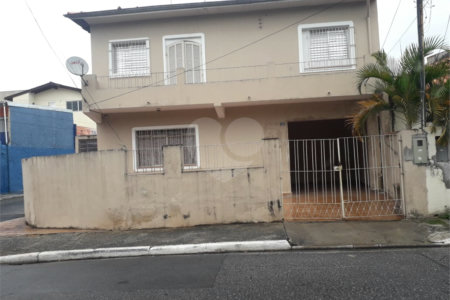 Casa Térrea à venda com 4 quartos, sendo 1 suíte, em Vila Constança, São Paulo, SP
