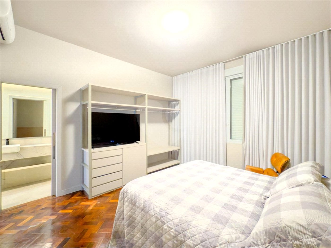 Apartamento à venda com 4 quartos, sendo 1 suíte,  em Copacabana, Rio de Janeiro, RJ