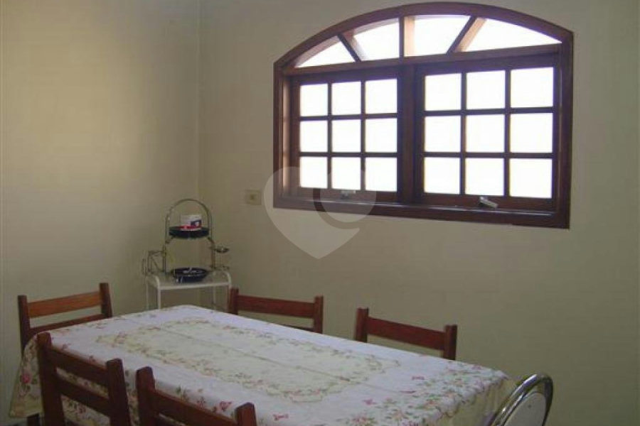 Sobrado à venda com 5 quartos, sendo 1 suíte, em Vila Nova Cachoeirinha, São Paulo, SP
