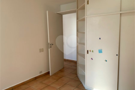 Apartamento à venda com 3 quartos, sendo 1 suíte, em Alto da Boa Vista, São Paulo, SP