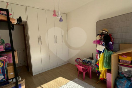 Sobrado à venda com 3 quartos, sendo 1 suíte,  em Villa Di Cesar, Mogi das Cruzes, SP