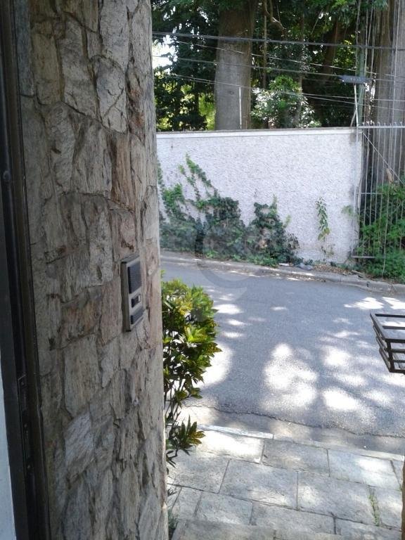 Sobrado à venda com 5 quartos, sendo 1 suíte, em Tremembé, São Paulo, SP