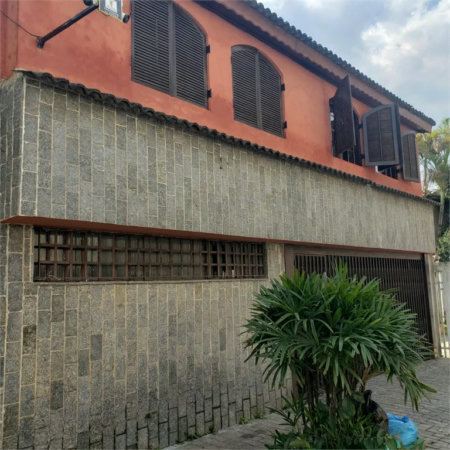 Casa à venda com 6 quartos, sendo 4 suítes, em Vila Sônia, São Paulo, SP