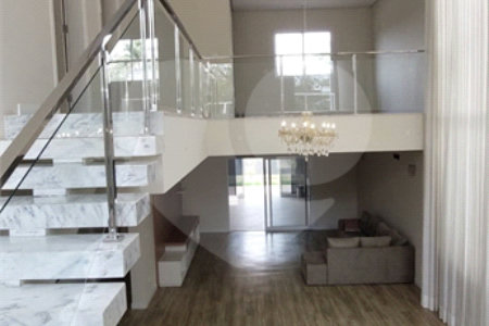 Casa à venda com 3 suítes no condomínio Figueira Garden, Atibaia - SP