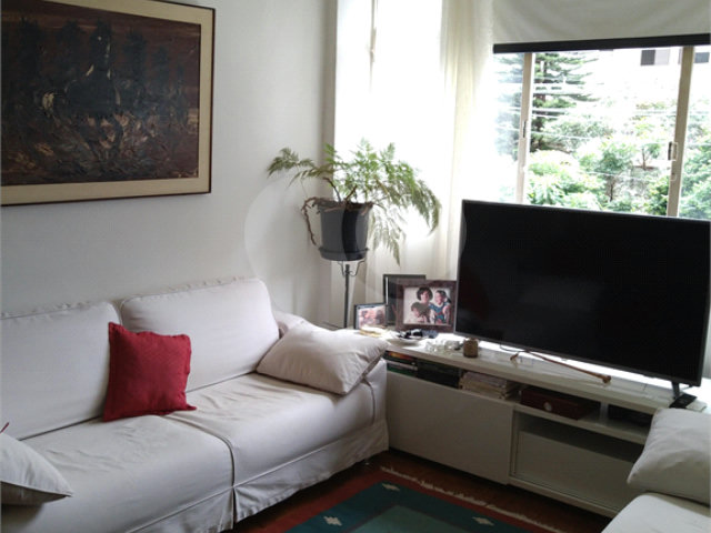Apartamento à venda com 3 quartos, sendo 1 suíte,  em Pinheiros, São Paulo, SP