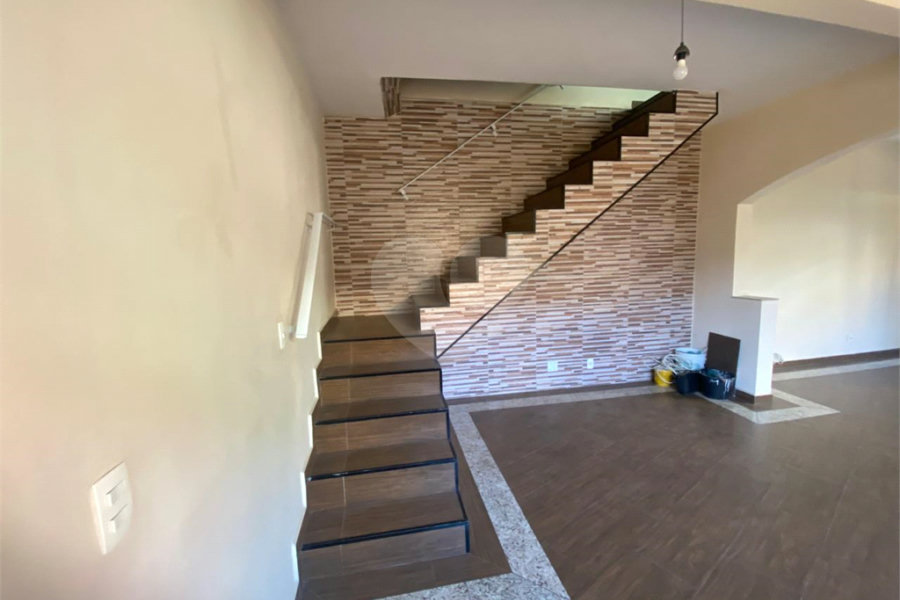 Casa à venda com 3 quartos, sendo 1 suíte, em Santana, São Paulo, SP