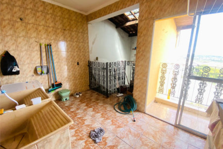 Sobrado à venda com 3 quartos, sendo 1 suíte, em Jardim Aeroporto III, Mogi das Cruzes, SP