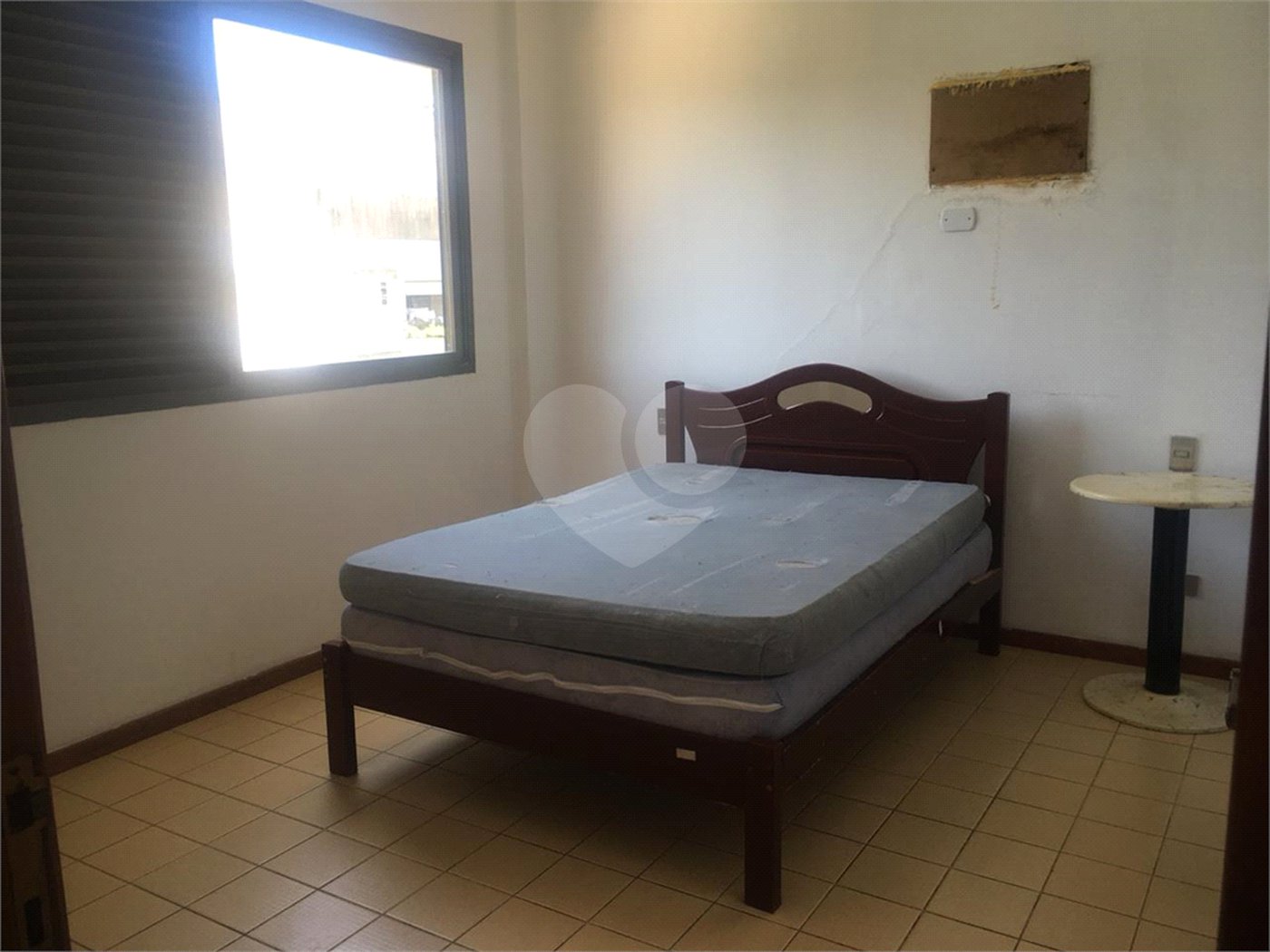 Apartamento à venda com 3 quartos, sendo 1 suíte, em Parque Enseada, Guarujá, SP