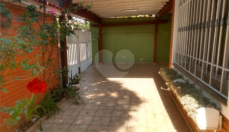 Sobrado à venda com 3 quartos em Horto, São Paulo, SP