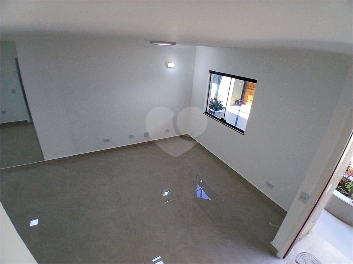 Casa à venda com 3 quartos, sendo 1 suíte,  no condomínio Res Saint Honoré, São Paulo - SP