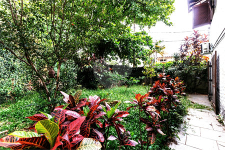 Casa à venda com 4 quartos, sendo 1 suíte, em Jardim das Bandeiras, São Paulo, SP