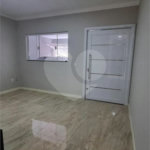Casa à venda com 3 quartos, sendo 1 suíte, em Jardim Novo Mundo, Várzea Paulista, SP