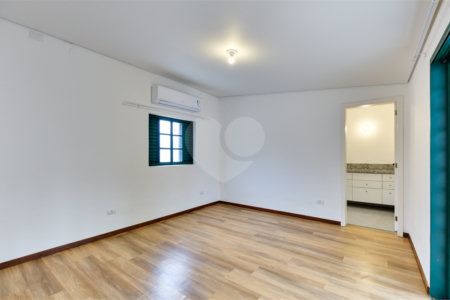 Casa para alugar com 5 quartos, sendo 3 suítes,  em Chácara Monte Alegre, São Paulo, SP