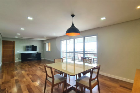 Apartamento à venda ou para alugar com 3 quartos, sendo 2 suítes, em Pinheiros, São Paulo, SP