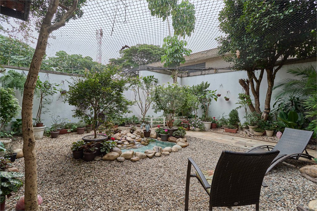 Casa à venda com 4 suítes em Granja Julieta, São Paulo, SP