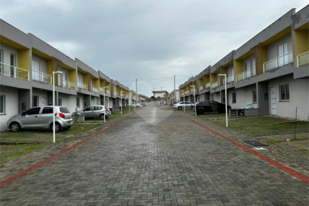 Casa à venda com 2 quartos no condomínio Vila das Paineiras, Suzano - SP