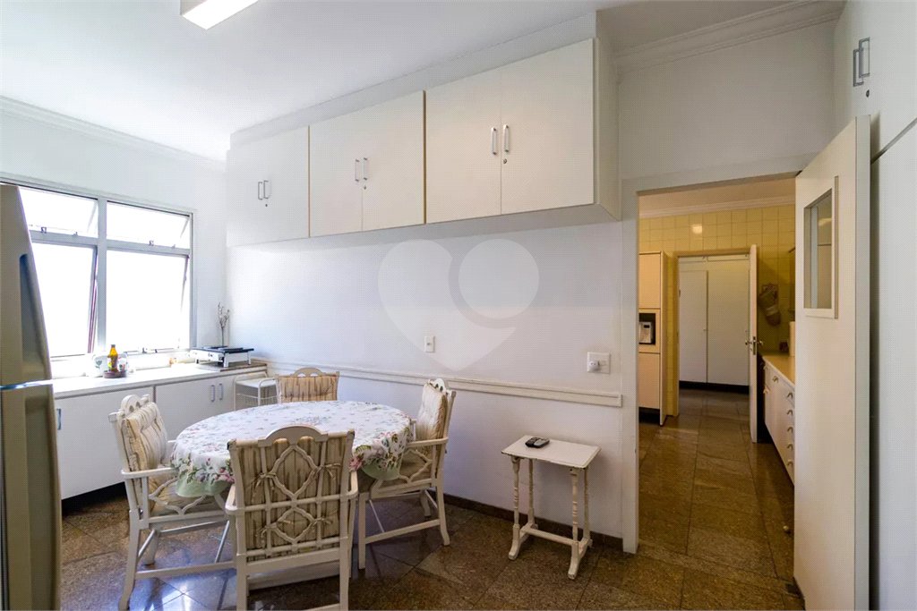 Apartamento à venda com 4 quartos, sendo 2 suítes, em Real Parque, São Paulo, SP