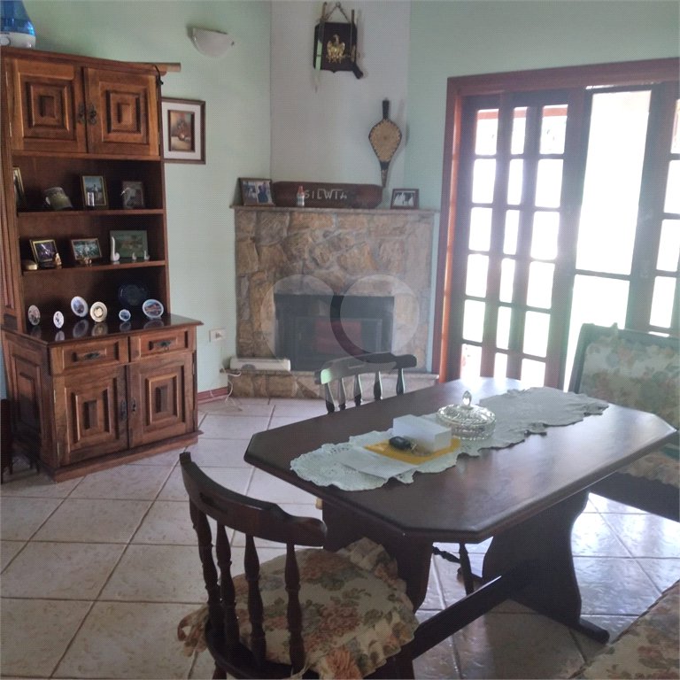 Chácara à venda com 4 quartos, sendo 1 suíte,  em Vila Dom Pedro, Atibaia, SP