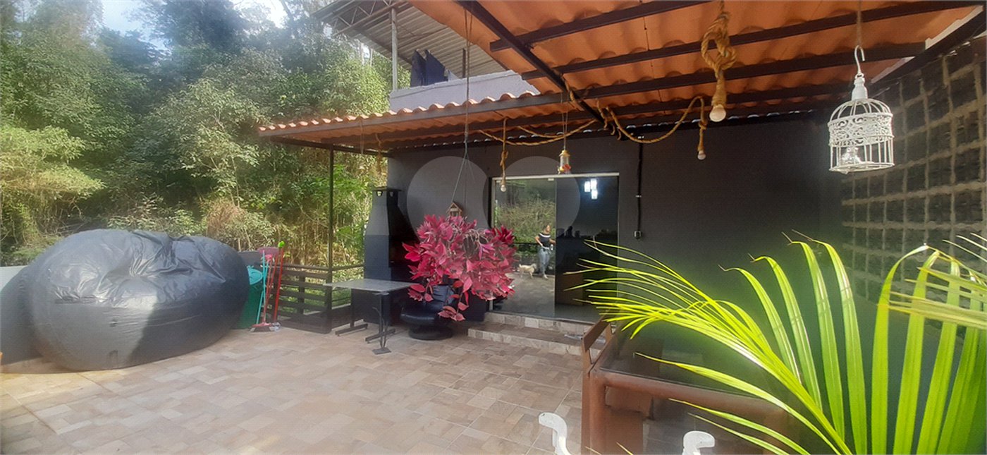 Sobrado à venda com 3 quartos, sendo 1 suíte, em Serra da Cantareira, Mairiporã, SP