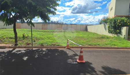 Terreno à venda no condomínio Vivendas da Mata Portal Paineiras, Ribeirão Preto - SP