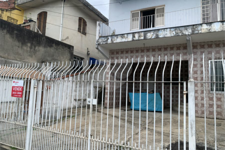 Casa à venda com 3 quartos, sendo 1 suíte,  em Parque Maria Domitila, São Paulo, SP