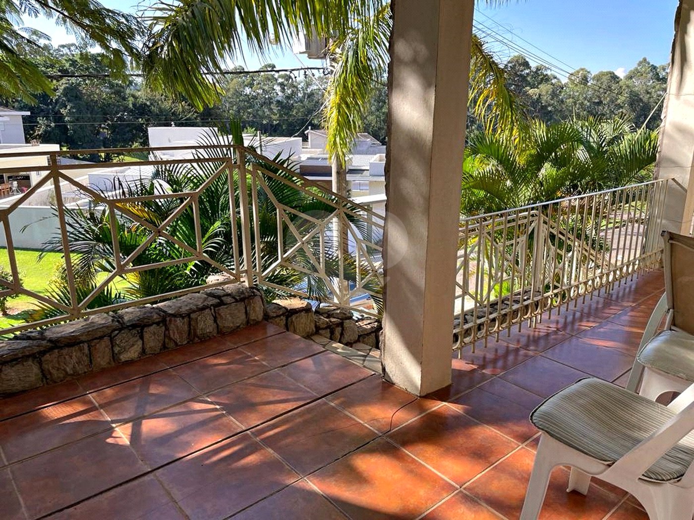 Casa à venda com 4 quartos, sendo 3 suítes,  no condomínio Terras de Santa Teresa, Itupeva - SP